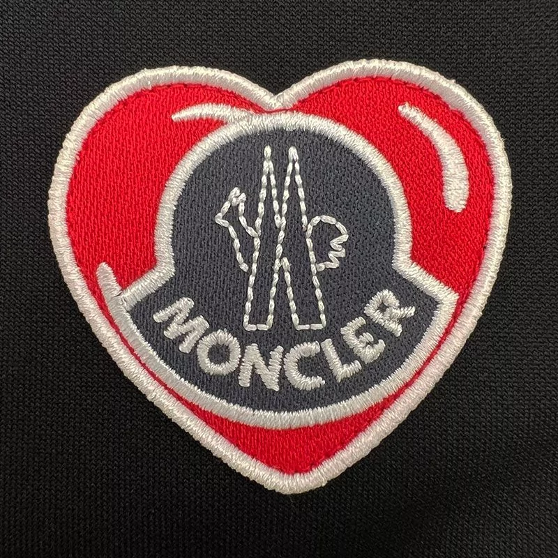 Moncler | Heart Logo Sweatshirt | Black